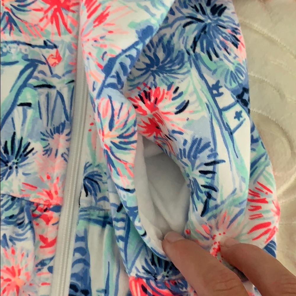 EUC Lilly Pulitzer girls coverup - Picture 3 of 4